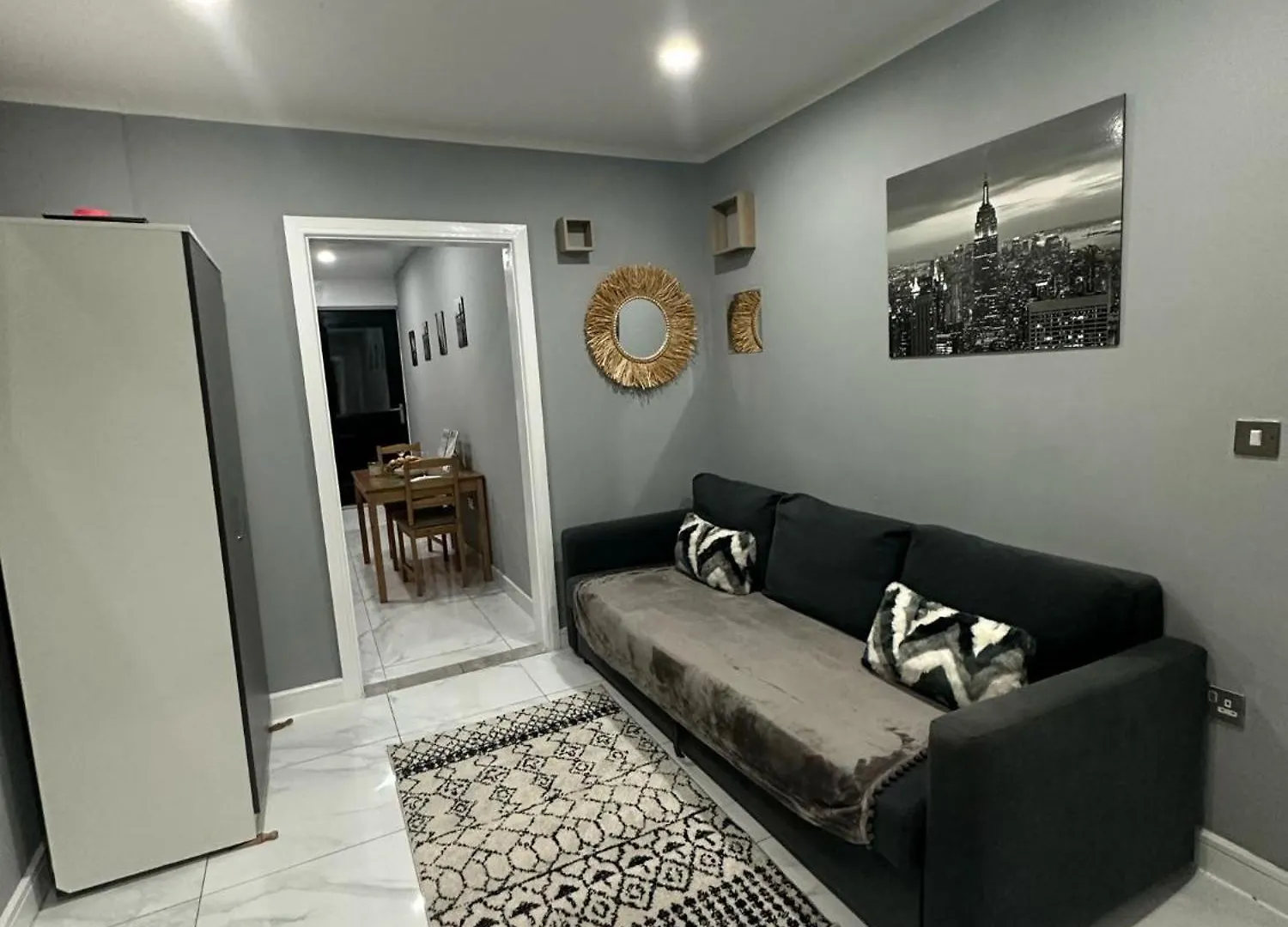 2 Bedroom Flat With Hot Tub Cardiff 0*,  United Kingdom