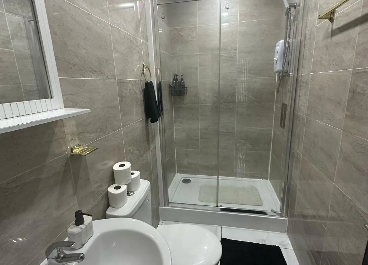 2 Bedroom Flat With Hot Tub Cardiff