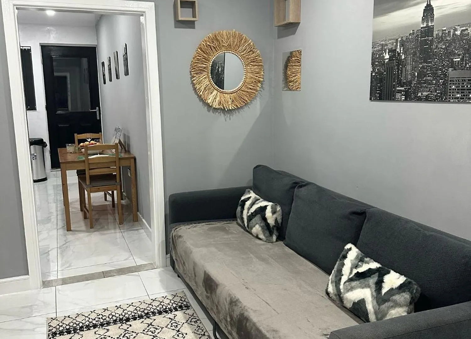 2 Bedroom Flat With Hot Tub Cardiff Apartment